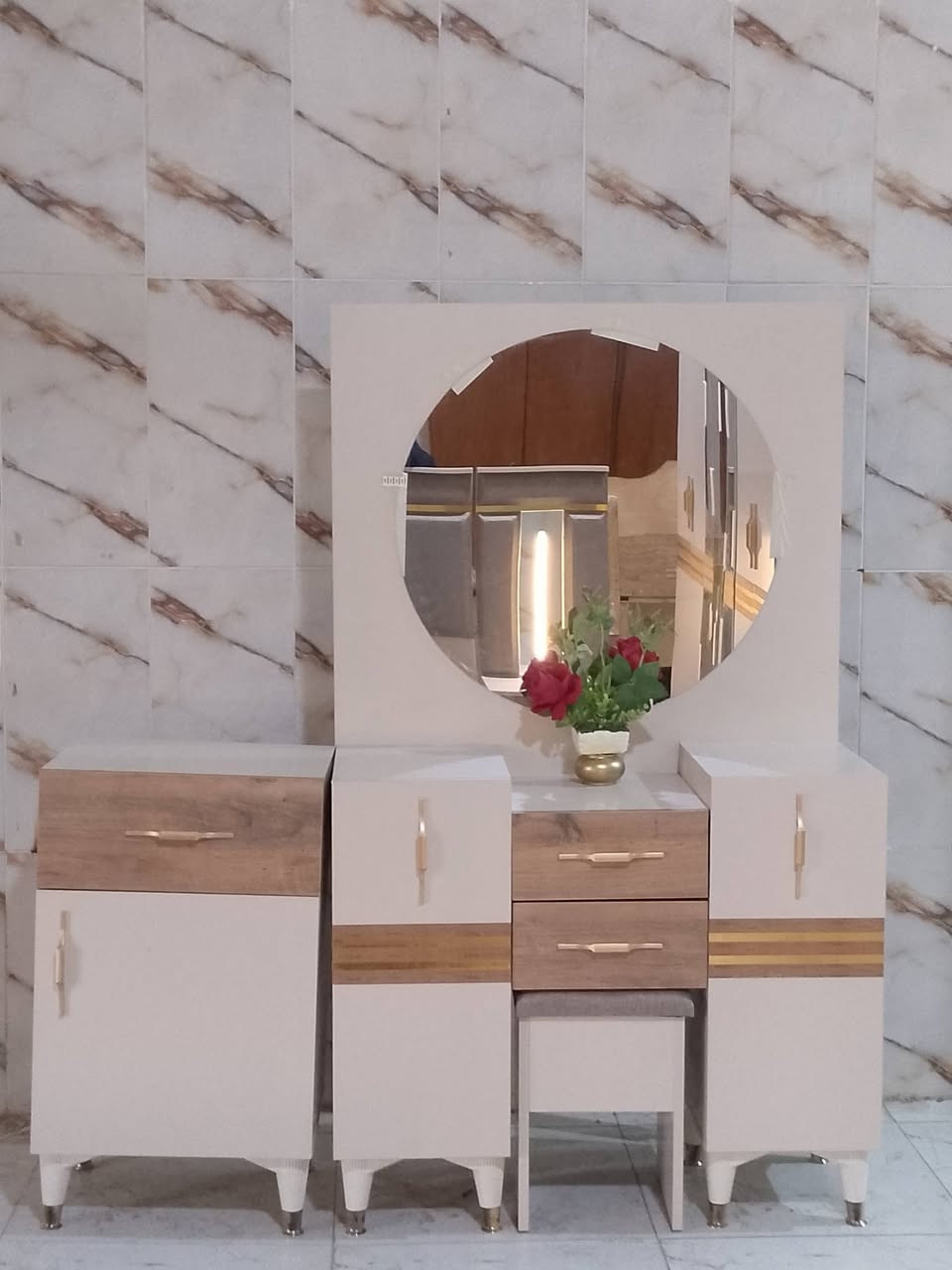 غرفه نوم تركي 10قطع جديد ماركه الاستفسار ***********
