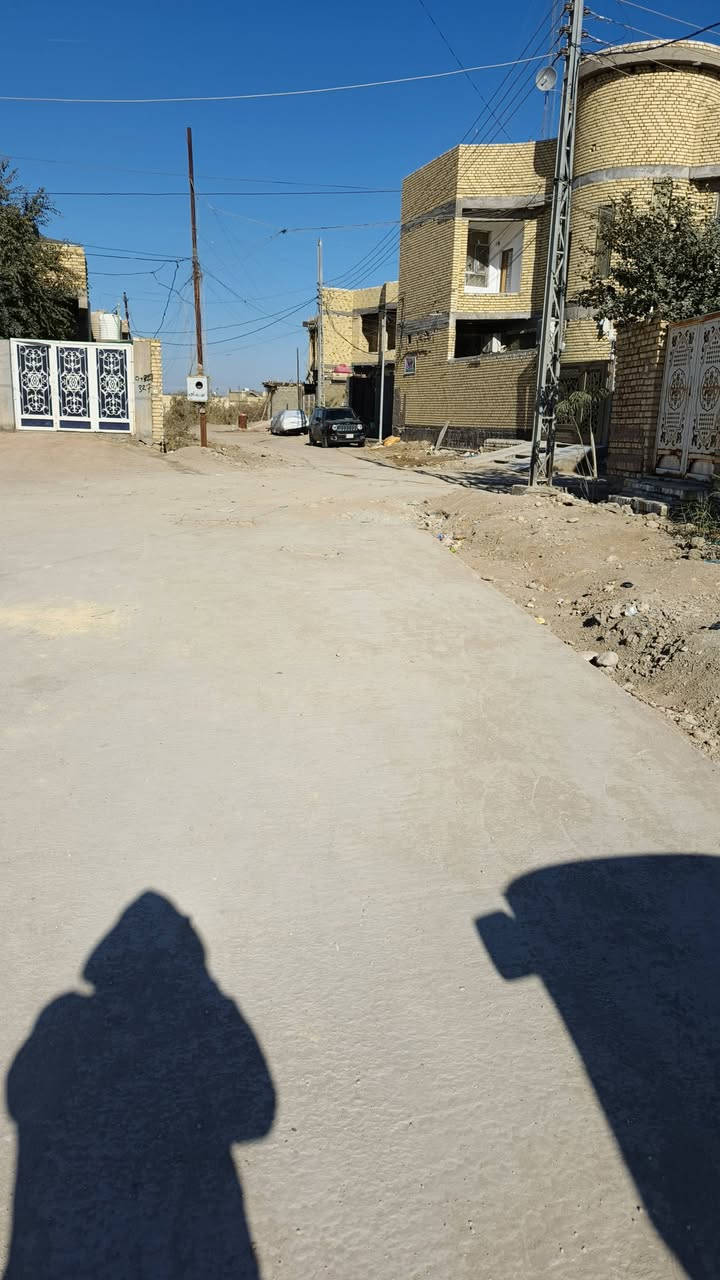 السلام عليكم بيت زراعي مساحه150متر في حي خنيطله يحتوي غرف2+ صاله +مطبخ+ صحيات خارجيه+ ترك+ استقبال بس هيكل بناء طبوق سطح عكاده قريب جداً عله تبليط موقع سكني حلو واتساب اتصل ***********
