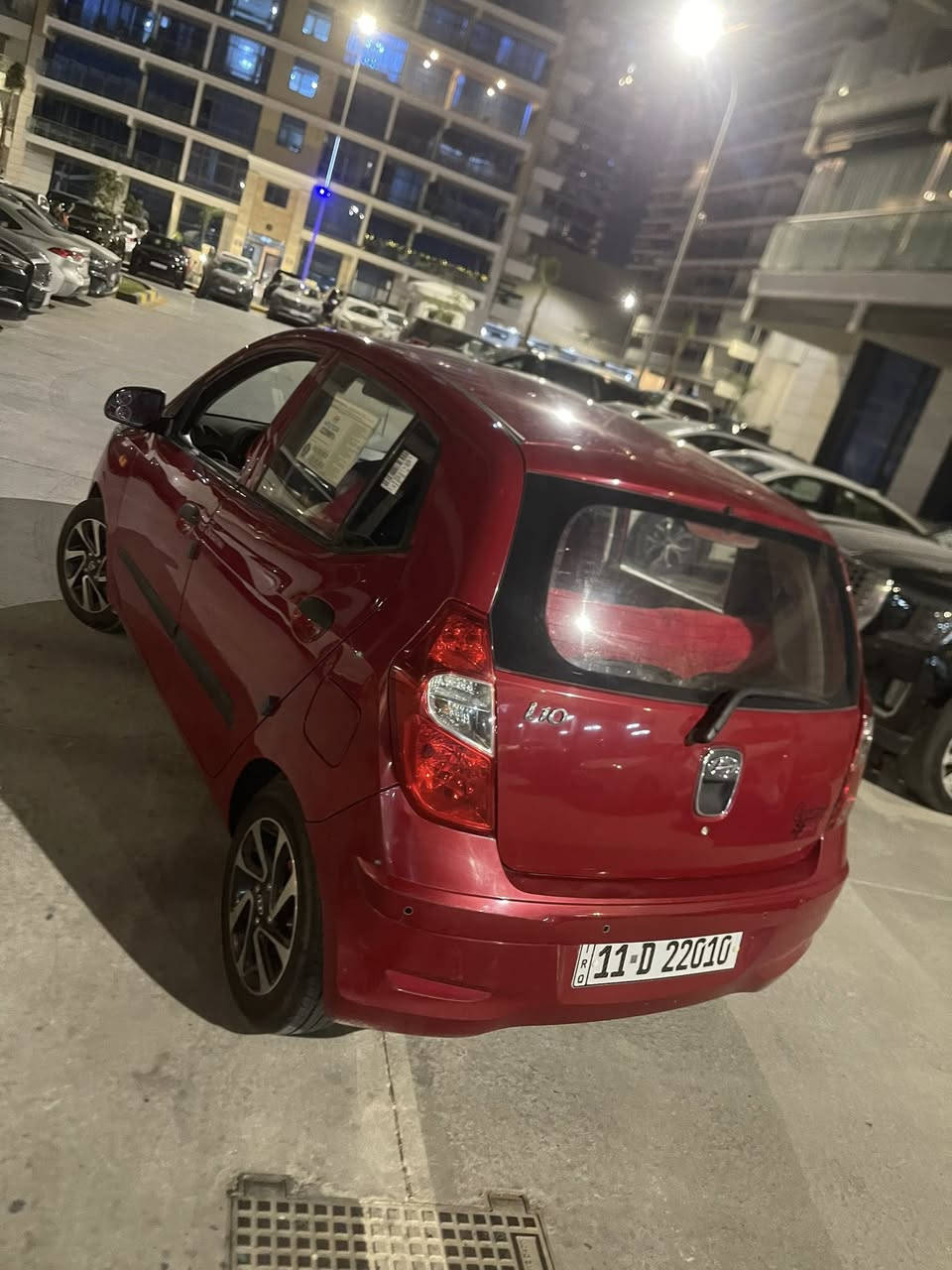 السلام عليكم هونداي I10 
السياره كلش جديده 
بيها صبغ بنيد و دعاميه 
مكاني بغداد الإعلام 
***********
سعرها 87 وبيها مجال بسيط
