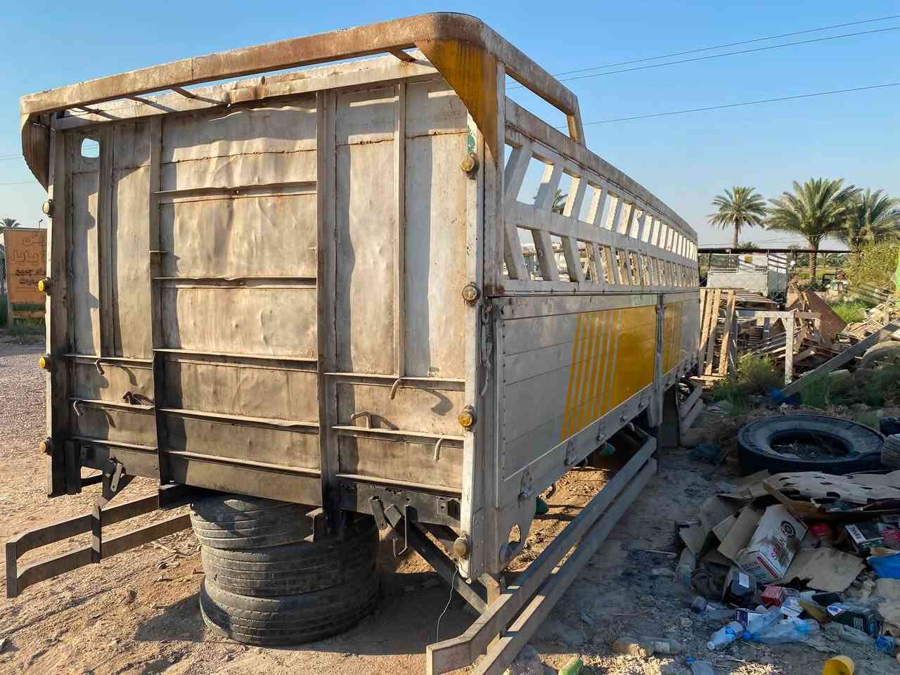 للبيع بدي هينو طول ٦ وربع بلادي 
ارتفاع ٧٠ 
السعر ١٥ ورقه وبيه مجال 
للاستفسار والاتصال عله هذا الرقم ***********
