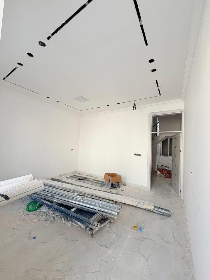 🏡دار طابقين  للبيع مساحة ( 100) طابو ملك صرف 
       بناء حديث نضام دكتات سقف مغربي واجهة فلين
      تسليم كامل عالمفتاح مثل الي بالصوره 
#خلال ا7ايام

لمعرفة السعر الاتصال على رقم الواتساب
***********
 ***********

🧱 بناء حديث واجهة ( 5   ×  20  ) العمق

🧱  عنوان الدار 📌/ كركوك — سايدين المرور القديم مقاطعه ٤٩ 
  قرب حلويات الحلواني الموقع جيد قريب من سايدين وكافه الخدمات 

♦️نوع العقار ( طابو ملك صرف )

1️⃣ طابق الاول 🏠

-  أستقبال 
- غرفة نوم
- مطبخ 
-صحيات داخلي وخارجي 
- درج داخلي 
- كراج سياره 

2️⃣ طابق الثاني 🏘 

- غرف نوم عدد اثنين
- موزع
- صحيات

‏#للاستفسار أكثر مراجعات عقارات عهد الوصال أو الاتصال بالأرقام التالية 
***********
***********
***********
#نستقبل جميع عروضاتكم السكنيه وتجاريه
#عنوان المكتب قادسيه سايدين ابو خطاب قرب أسوق أنا
