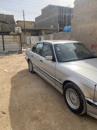 بي ام 525 • موديل ١٩٩١ • فتحة سلايت