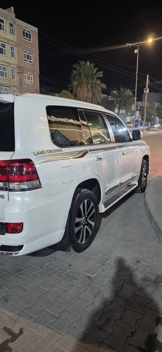 السلام عليكم
للبيع لاندكروز موديل 2019 بريم اصل  مكفول كفاله عامه  من صبغ وتبديل السياره جديدة بمعنى كلمة اللون ابيض صدفي رقم بغداد بسمي 

محرك 4000

V6

فول موصفات 1/1

بصمه تشغيل 

5 بصمه أبواب لمس 

تشغيل عن بعد 

فتحه سلايت

كشنات ثنين كهرباء 

كشنات جلد 

8ايرباك 

زراكات 

مري شفط 

DVD

مطفايه حريق 

جنطه شفط 

عداد لكزز 

ثلاث قطع تبريد 

حساس امامي 

حساس خلفي  

وباقي موصفات البريم معروفه 

ماشيه 71ألف حقيقي 

الاستفسار اتصل على الرقم
***********
‭ ‭
