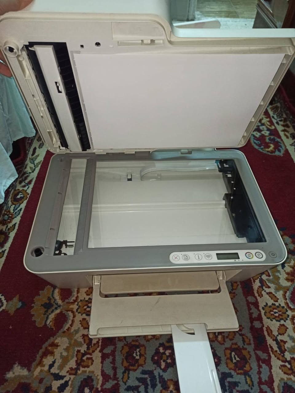 نوع البرنتر
HP DESKJET PLUS 4120
مستعملة بحالة زيرو زي الجديد و أحسن 
جبتها وقت مشروع التخرج و دلوقتي مش محتجاها و عايزة ابيعها 
و معاها ازايز الحبر بتاعها كمان


**إذا كنت صاحب هذا الإعلان وتريد حذفه لأي سبب، رجاءا أرسل رسالة إلى الدعم الفني**