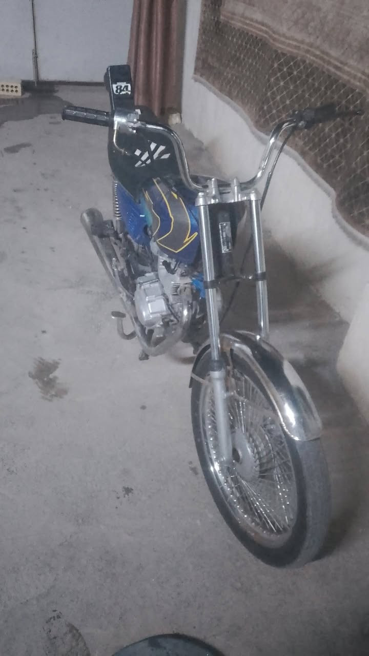 سلام عليكم دراجه للبيع نضيفه بيه صوت عالي سعر تلث ميه وبيه مجال


**إذا كنت صاحب هذا الإعلان وتريد حذفه لأي سبب، رجاءا أرسل رسالة إلى الدعم الفني**