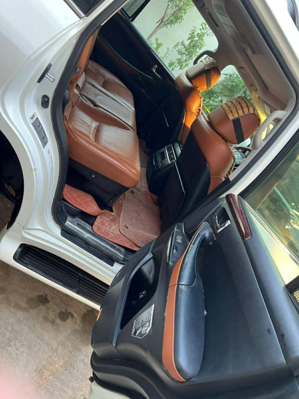 السلام عليكم
للبيع لكزز موديل 2011سبورت فول مواصفات جوبلس مالكه كربلاء تريد تحويل تريد وكاله
سنويه لل2031
مكان السياره كربلاء
سعره 310 وبيه مجال بسيط 
.... بيع او مراوس....
***********
