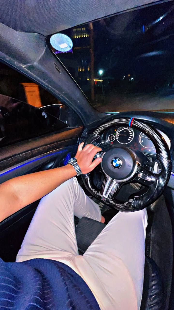 حجمي 530i هه مو شتي نوييه و به نا وي خؤمه ٤ پارچه ي بؤياغه بيشو بشتي كه پسه كامل كراوه ته m سوكانيشي گؤراوه شاشه گه وره يه سلايت كوشينه كانيشي m گيرو مه كينه و كاره بايي به شه رته موديلي ٢٠١٠ سحري ١٥٠ له هه وليرم ***********_*********** أربيل, العراق
