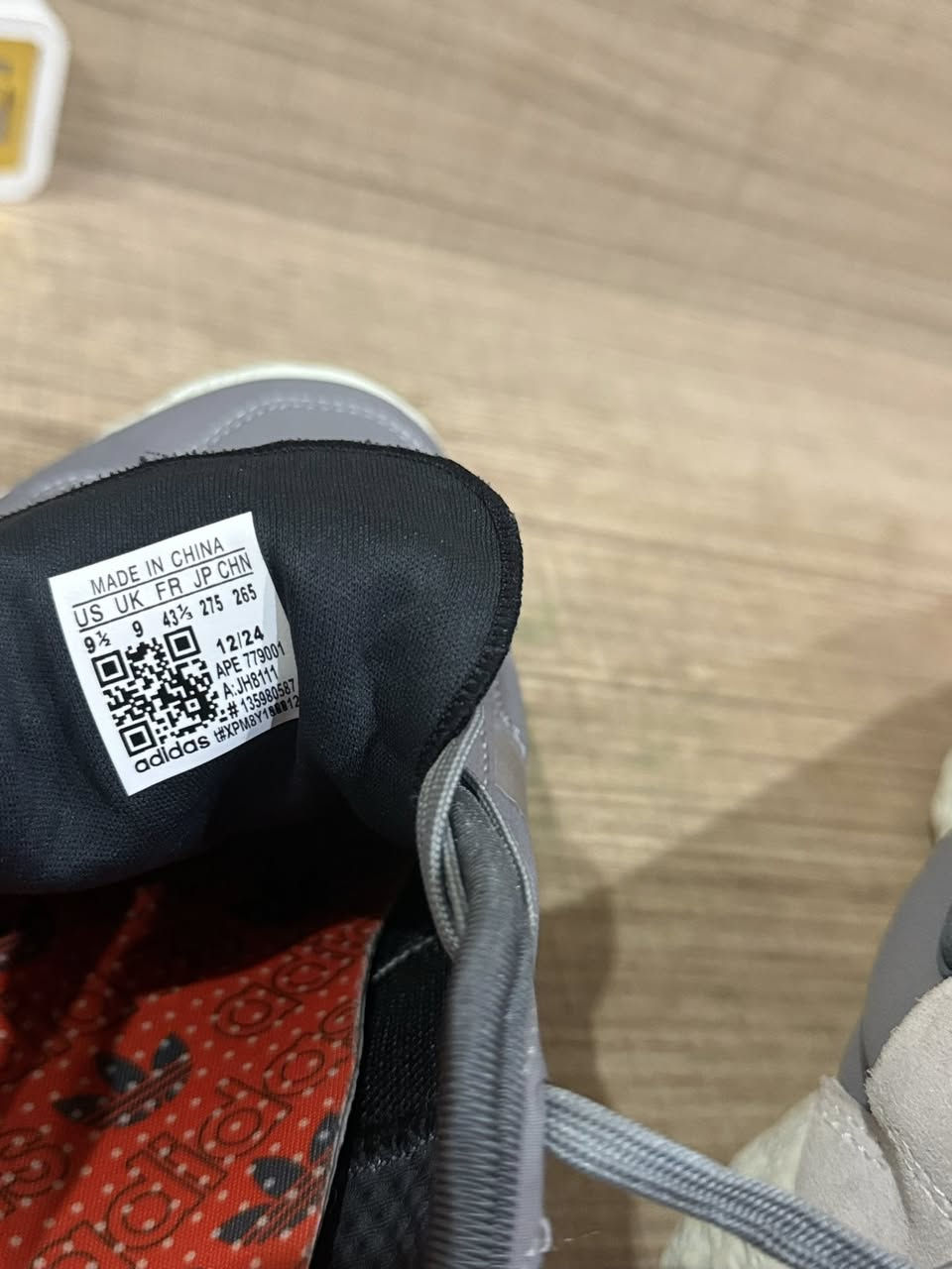 تراشوز قياس 43 درجه اولئ
خفيف بلحركه مطاط 
لون رمادي مستعمل قليل جدا
السعر 40 الف مع توصيل


**إذا كنت صاحب هذا الإعلان وتريد حذفه لأي سبب، رجاءا أرسل رسالة إلى الدعم الفني**