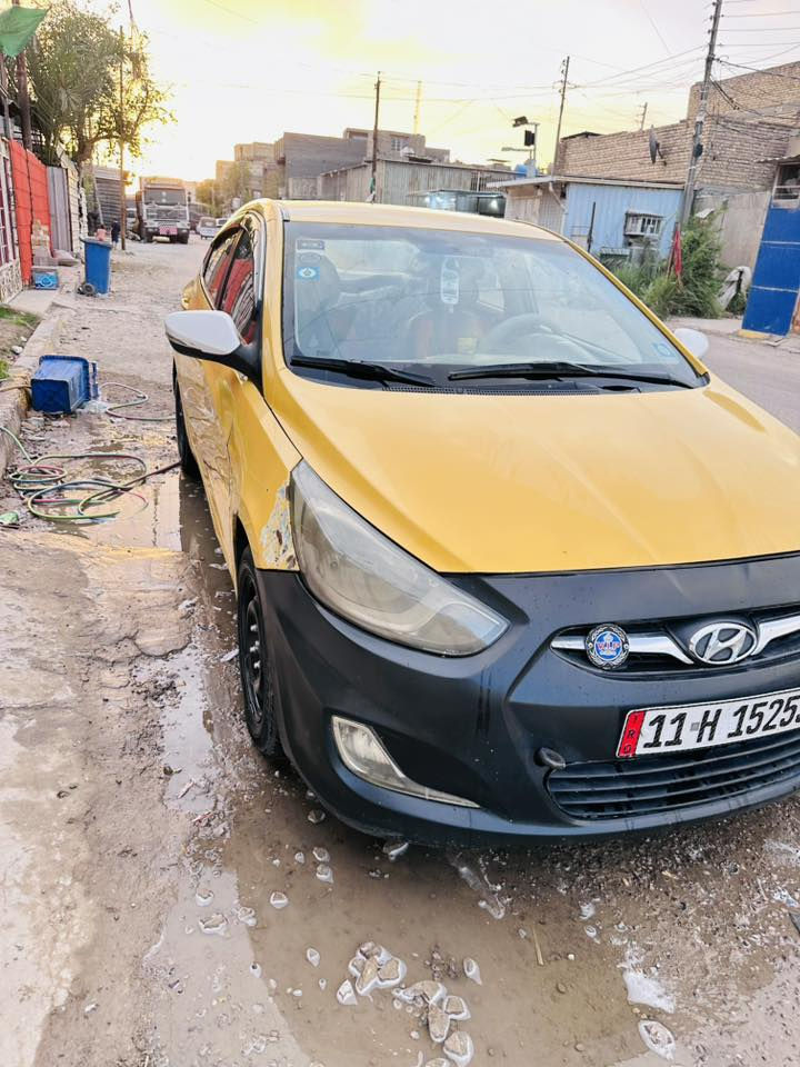 للبيع اكسنت ٢٠١٥
خليجي 
محرك1600
صدر جديد 
تبريد شغال
بيها طخه مصلحه عوزه بس صبغ مثل ما واضح بالصوره 
رقم بغداد سياره بسمي 
السعر 75 بيها مجال 
مكاني بغداد العبيدي استفسار ***********
