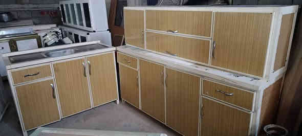 سلاوی خوداتان لێبێت ئەو کەونتەرە بۆ فرۆشتن هەر بەرێزێک خوازیارە پەیوەندی  بکات یا خود نامە بنێریت 
***********
***********
تێ بینی ناو نیشام سۆران بەرزێوە
