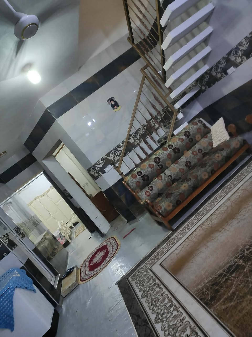 السلام عليكم دار للبيع في حي البكر قرب الكورنيش
الدار طابو طرف
مساحة الدار 188
يتكون من غرفتين نوم ومطبخ وصاله واستقبال وصحيات داخليه وخارجيه
السعر 160 قابل للتفاوض
للاستفسار ***********
