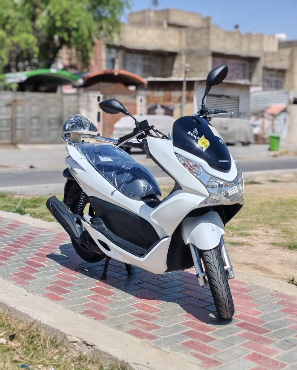 سلام عليكم....
دراجة (PSX)...(جيل الاول) ياباني🇯🇵 رمبة
🛵للبيع  ماشية (57)
دراجة شلعه معدل كهربائيات كلهه شغاله 
دراجة جديده  بلادية
أي نقص مابيهة
جيب فيتر وتعال افحص
العنوان بغداد مدينه الصدر قرب مطعم ليمونة🍋 الاستفسار الاتصال على الرقم 📞 ***********
