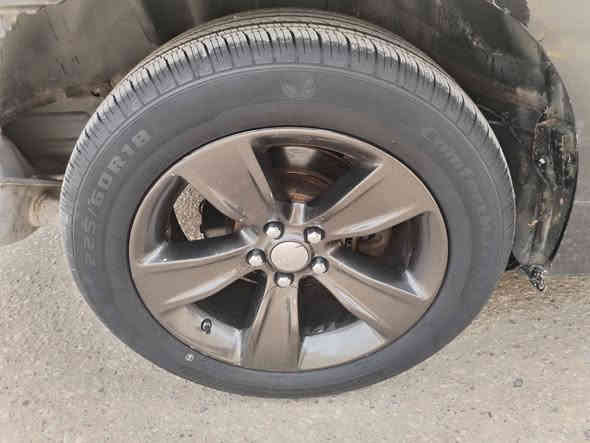 سلام عليكم ويل حجم ١٨ اصلي ماوس بويل خليجي شرط لا عواج ولا تصليح عنوان ميسان ***********
