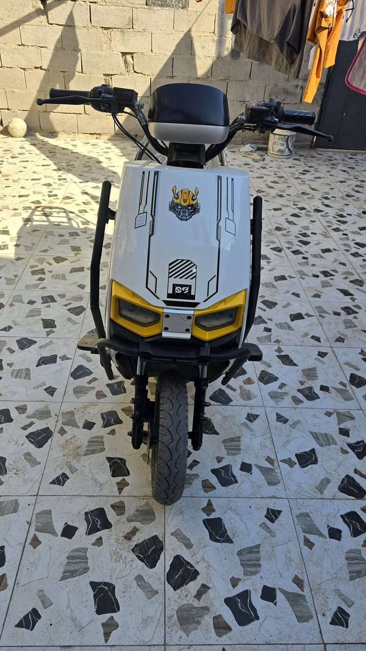 دراجه شحن ام عيون 6 باتري دراجه نضيفه سعر475 عنوان  البصرة كرمة علي واتس*********** هاتف***********
