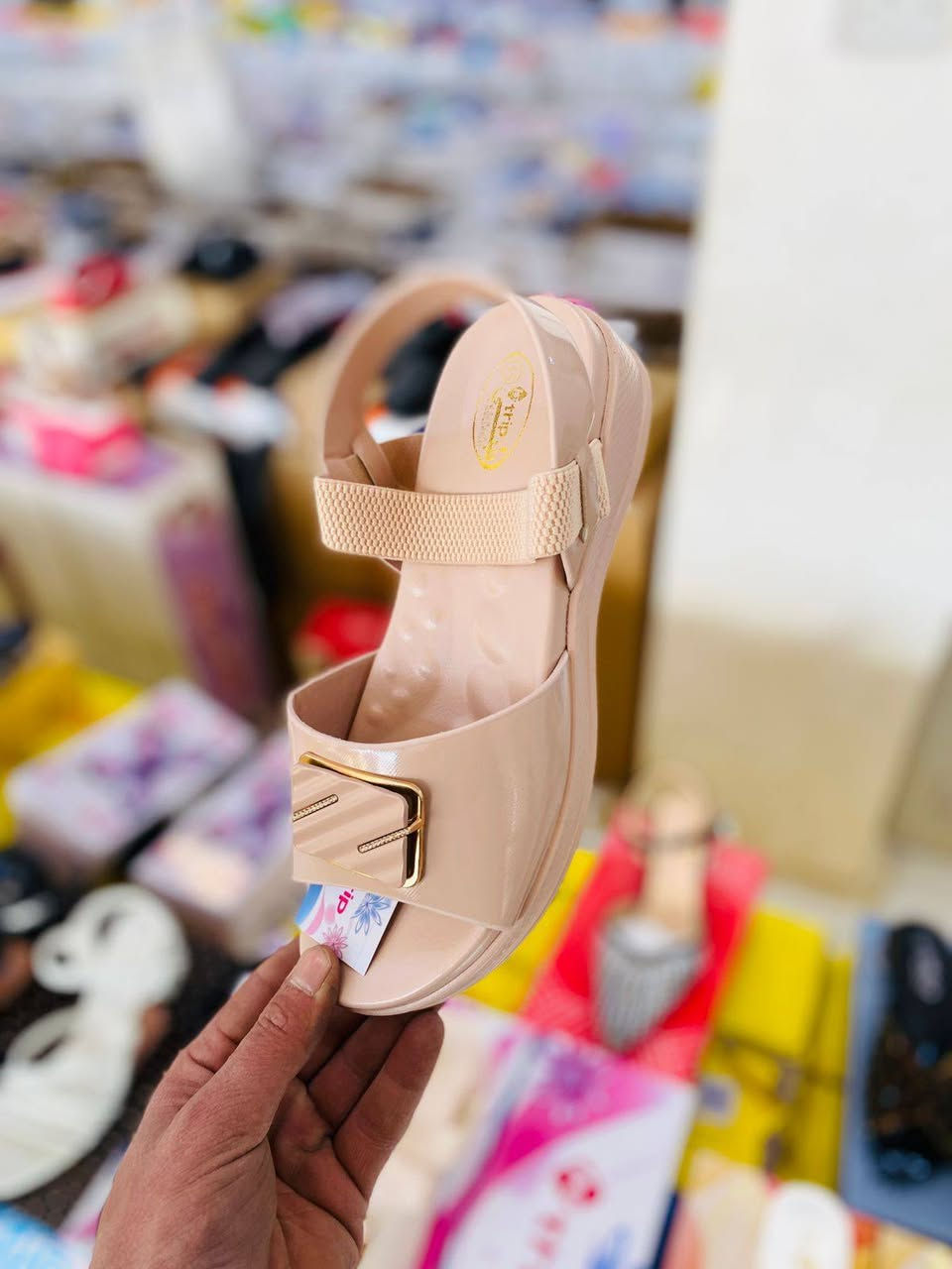 #تم_وصول_بضاعة_جديدة_صندل_نسائي_طبي_الكمية_قليله
#العنوان_ناحية_الشورة_مجاور_محل_رعد_للملابس_الباله
#القياسات_37_41


**إذا كنت صاحب هذا الإعلان وتريد حذفه لأي سبب، رجاءا أرسل رسالة إلى الدعم الفني**