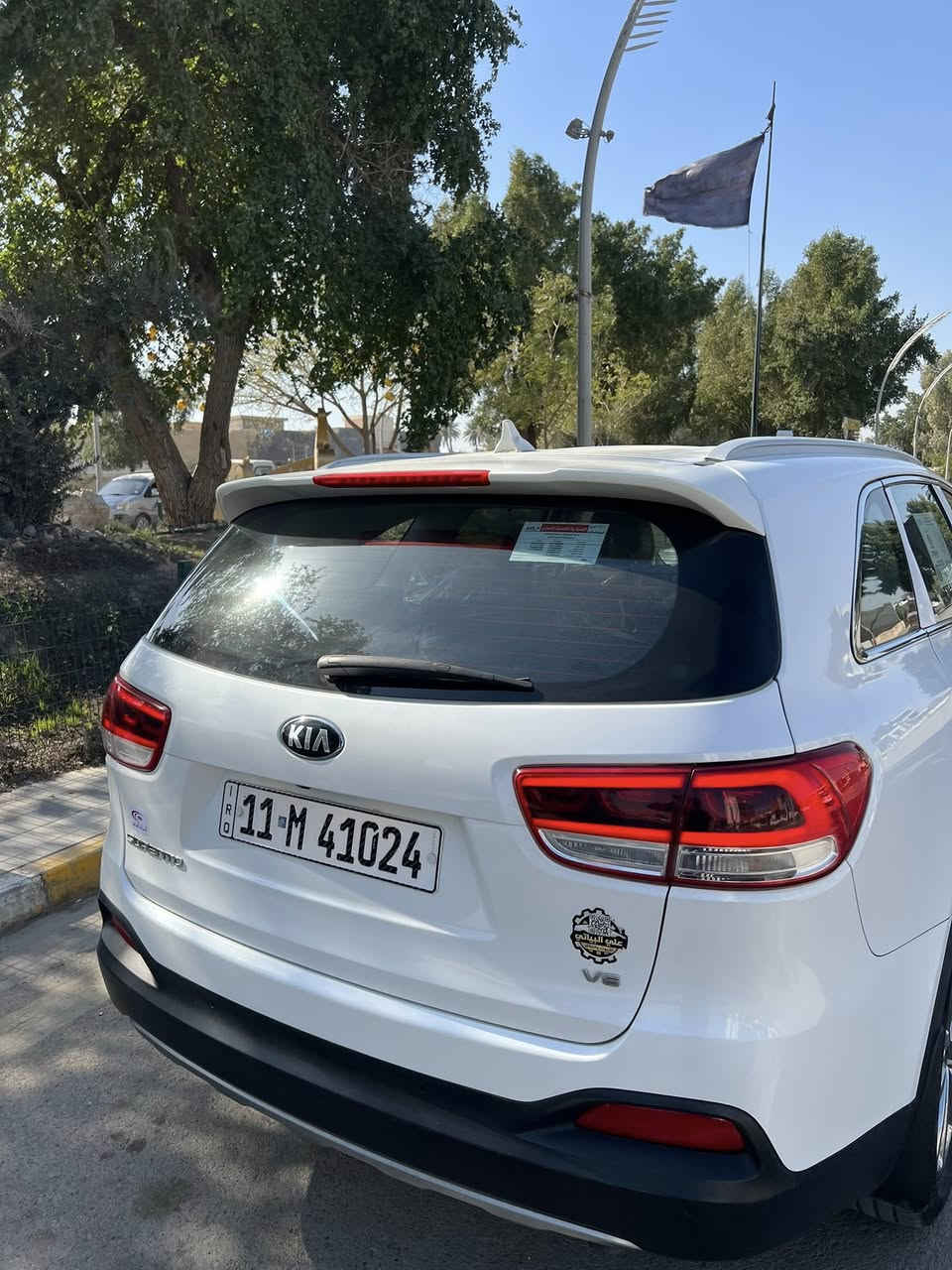 سلام وعليكم سورنتو 2016 فول ماعده البنروما كشنات تدفئه وتبريد سايد بريك بصمه فول  سياره مكفوله كفاله عامه من البارد والصبغ سعر 222 وبيها مجال رقم الهاتف ***********
