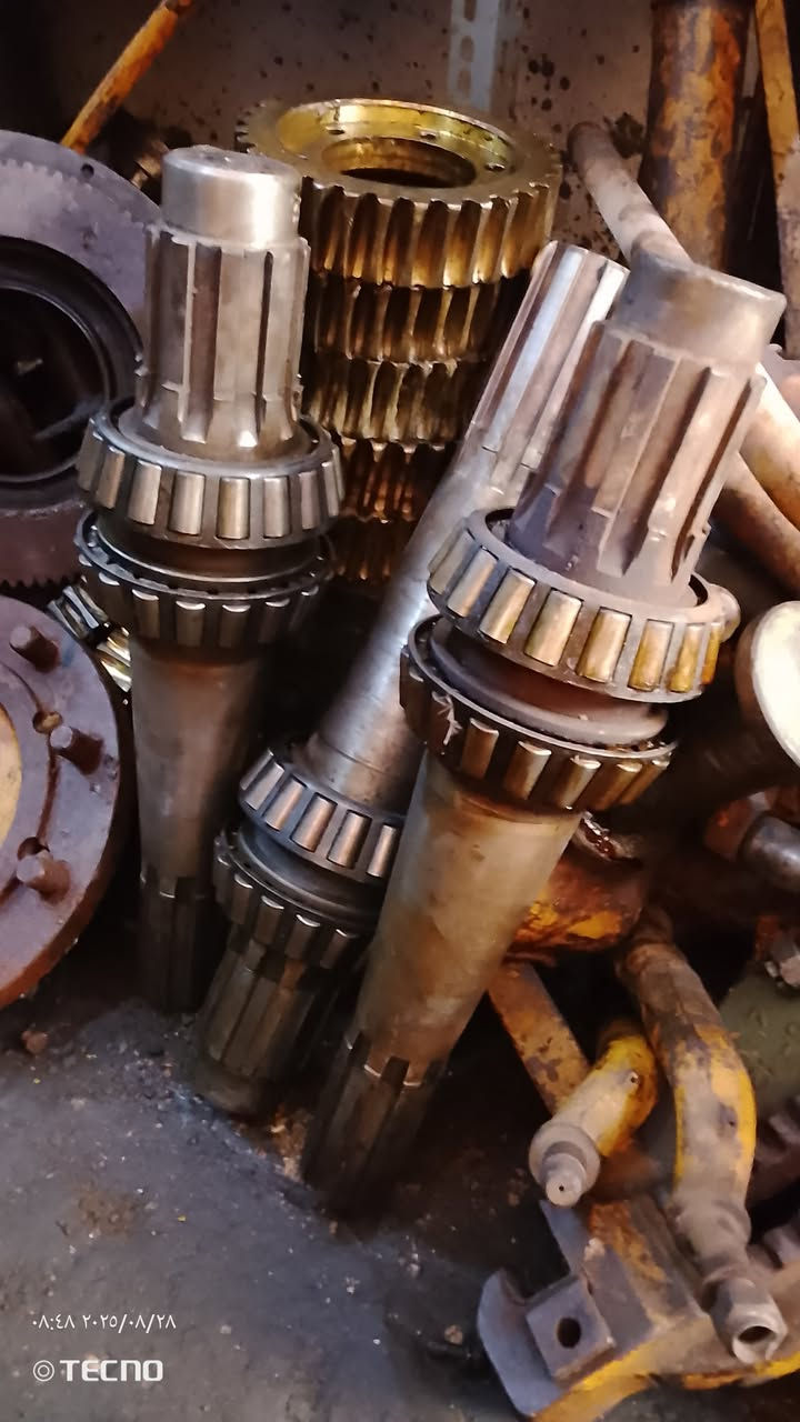 السلام عليكم توجد ويالة    24 وادوات تفصيخ فلنجات و دشالي وشفتات اكسل وكرام ويل أكسل كريدر كوماتسو و كريدر مسيوبيشي ورشة الفيتر أبو دعاء الغزي لتصليح وبيع وشراء المكائن الثقيلة كريدر كوماتسو و كريدر مسيوبيشي وادوتها الاحتياطية بغداد جرف النداف قرب جسر ديالى الجديد ***********
