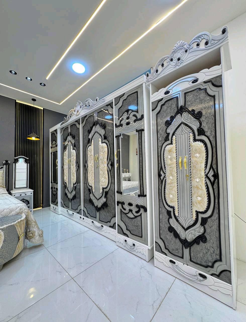 السعر // مليون 150 فقط😍

🔅تفاصيل الغرفة المرمري  ....

 خارج ٤ملم ام دي اف 🔺
وداخل معاكس ٣ملم 
صبغ حراري  درجة اولى 


عدد القطع  ٧ قطع 😍
🔺1 //جرباية  قياس  ١٦٠ × ٢٠٠ 
🔺//ميز جانبي ايسر قياس ٥٠
🔺2// وميز  جانبي  قياس ٥٠
🔺3// زاوية ارتفاع مترين عرض ٨٠
🔺4// وميز بلازمه  
🔺5//وميز مراية ارتفاع مترين عرض ١٢٠
🔺6// وكنتور ٦ باب  ارتفاع مترين و١٥ طول ٣ متر و١٥

القطعه الثامنة حسب الطلب شازلون
سعرها 75

(توصيل مجاني مركز بغداد )
التوصيل يشمل الشد مجاني 🔥
(اطراف ٥٠)
باقي المحافضات حسب البعد