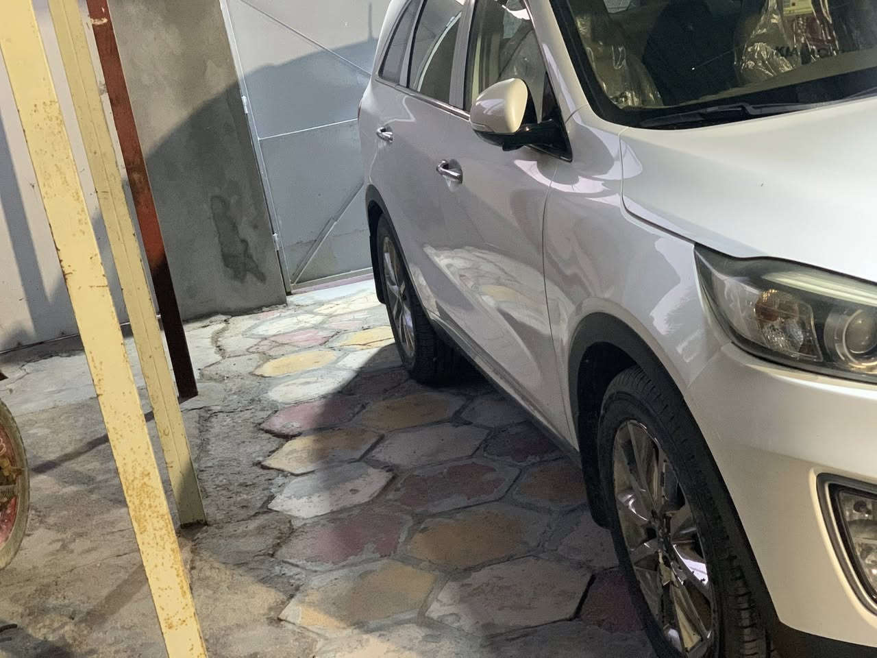 السلام عليكم
سورنتو مديل2016 فول موصفات السياره  تحكمات ستير كشن كهرباء  مكينه كير حداديه من كلشي جاهزه 
سعر215 
مكاني بصره 
رقم هاتف ***********
