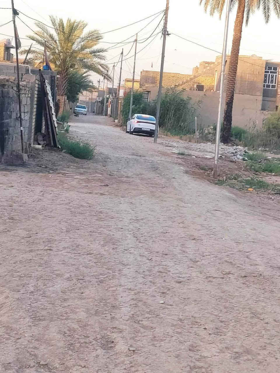 قطعة ارض للبيع مساحه ٣٠٠متر 
طابو زراعي سند٢٥حي سكني خدمات كامله
ماء اساله كهرباء ظفيرة إنترنيت ضؤي
العنوان الحله ورديه سيف سعد مقابل 
معمل ابو كيره الاتصال على رقم

***********
