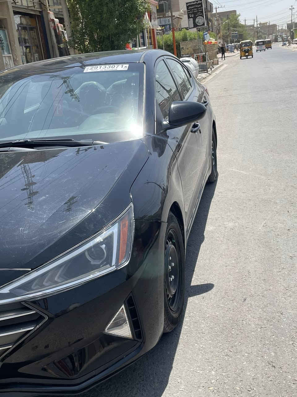 السلام عليكم الالنترا 19 امريكي جانت معوقين وهسه حره بس بعدها مامحوله شرط التحويل 
حادثها دعاميه خلفيه وشويه بارد بصندوك وبلعراق صار بيها صبغ جاملغ امامي وبارد كلش بسيط بلبنيد ايرباك طاك سياره مواصفات se شاشه كامره دواره انضمه قياده تحكم ستيرن ماشيه 136 سياره يرادلها ايدامه لان مهموله بيها سونار  سياره عليها غرامه مليون عل مشتري اني ابيع صافي سعرها 110 وبيها مجال بسيط 
*********** واتساب 
***********
