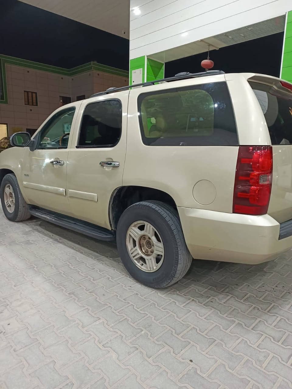 السلام عليكم
تاهو خليجي 2007
رقم بغداد راعيها ب البصره
شرط التحويل
لون شمباني 
السياره صبغ عام جماليه
بدون ضربه بدون معجون
دوشمه جديده دشبول جديد محرك كير خير من الله تاير حداديه ټمـٱمـ
السعر 155
العنوان البصره
هاتف ***********
