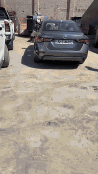 سنترا sv موديل 2022 للبيع 
اللون : نفطي 
الضرر :كلين بدون صبغ 
الايرباك : برده وستيرن 
تخم تاير جديد
باتري جديد
المواصفات ✅
1-رادار امامي خلفي 
2-بصمة تشغيل 
3-تحديد مسار 
4-تحكم ستيرن 
5-شاشة كبيره 
6-سستم صوت 
7-كامره خلفية 
8-دخول ذكي 
9-محرك 2000 تنفس طبيعي 
10-منظومة زنون 
والى اخره 
السياره احله من الصور تجي وشووف بعينك 
عنوان السيارة : صلاح الدين / بيجي 
السعر:150 ورقه 💲 وبيها مجال 
رقم الهاتف: ***********
