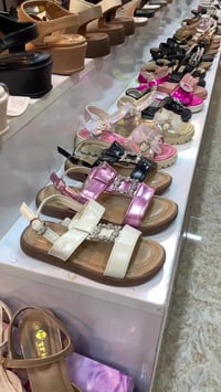 احذية صيفية • قطع أخيرة • عانة الأنبار