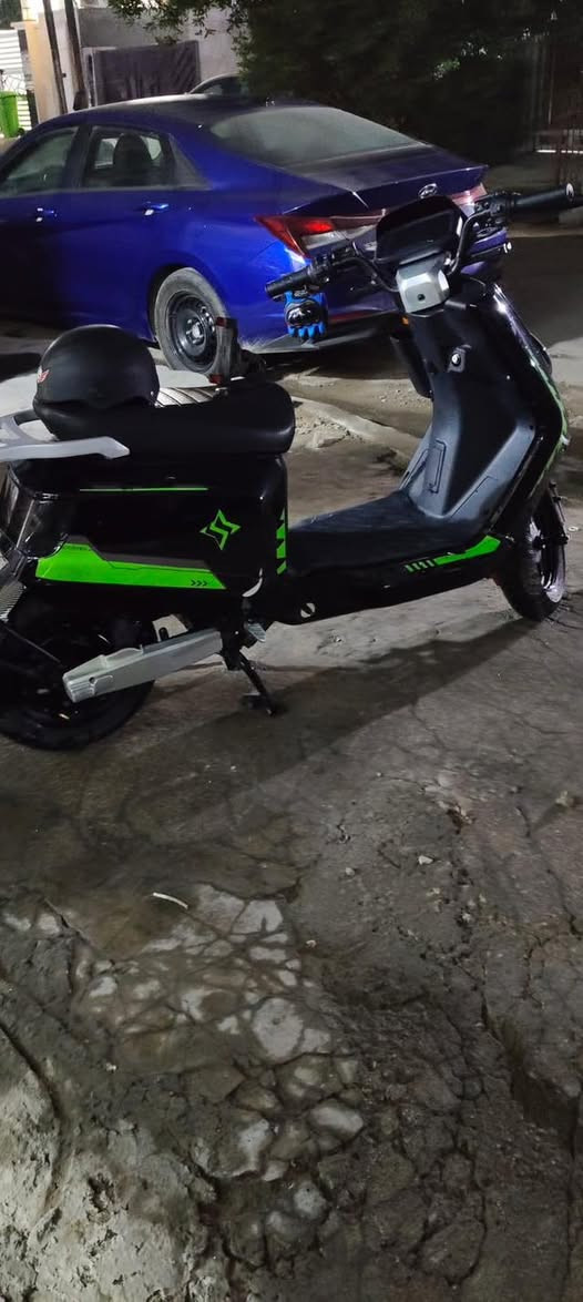 دراجه شحن للبيع بطاريه ليثيوم بطاريه تمشيك 80 كيلو 
اوراق مال معرض موجوده مستعجل ع بيعتهه ***********
