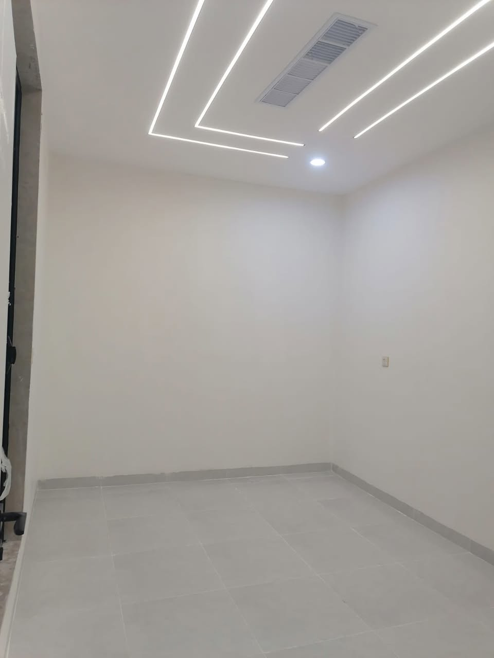 🏡 خانووى دوو نهوم بو فروشتن له گه ره كى ئيسكان نزيك متوسطه ى كاوه مواصفات دكت و سقف مغريبى

📐 روبه ر :
▪️ 100 متر 5 - 20 طابو ملك صرف

✨ زانیارییەکانی خانوو / موڵك :
▪️  1ژور نوستن - هول - مطبخ - گه راج

▪️  نهومى دووه م 2 ژور نوستن - هول - بيتونه 

💰 نرخ : 145 مليون 

📞بۆ زانيارى زياتر په يوه ندى بكه ن به 
عقارات ستار اكرم بازرگان

*********** ☎️
*********** ☎️

#كركوك #عقارات #عقارات_كركوك
#بيع_بيوت #شراء_بيت #استثمار
#بيوت_للبيع #فرص_عقارية
