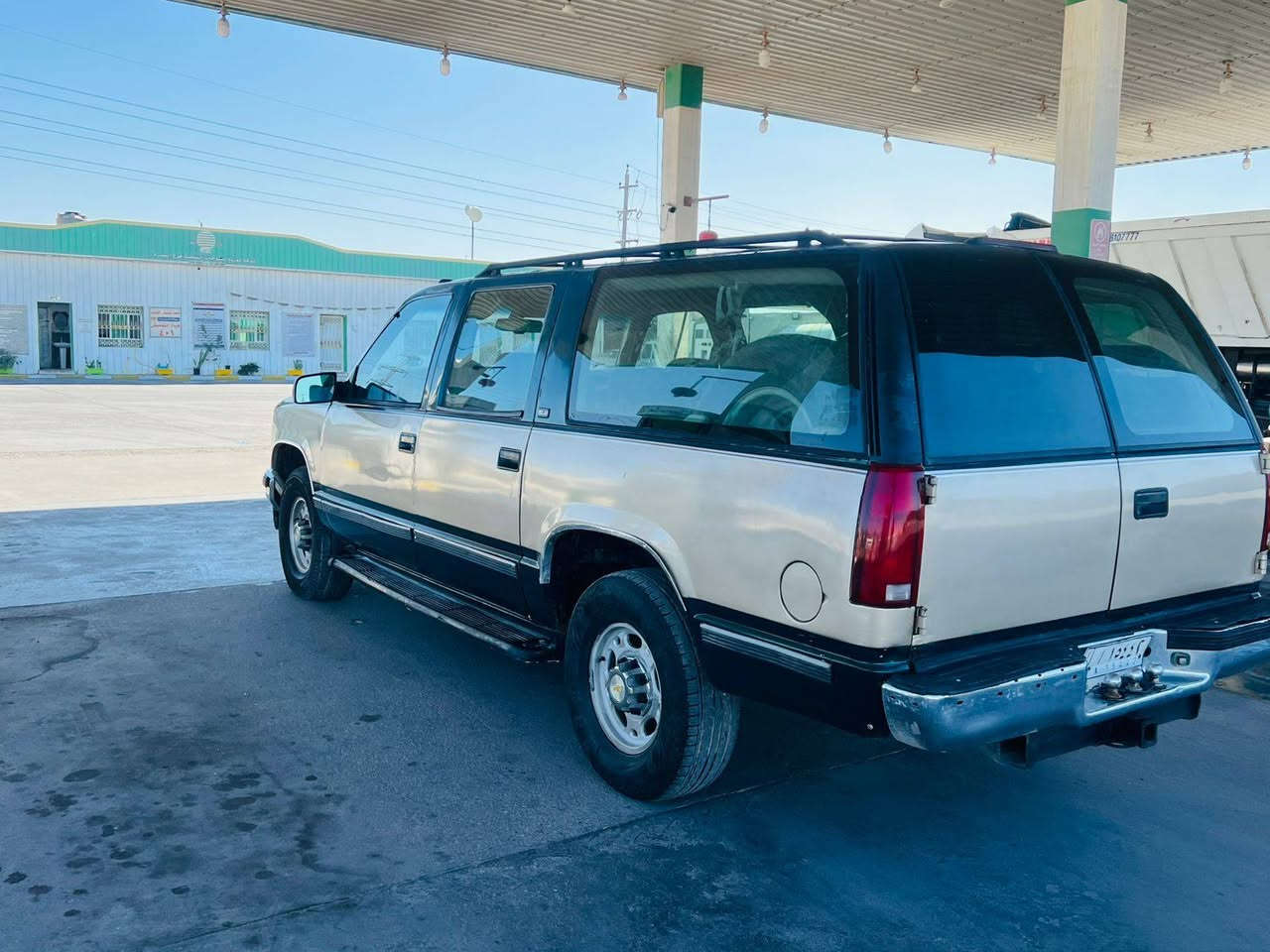 السلام عليكم
شوفرليت بهبهان فحل 8 برغي مديل 1996 مكفوله من الضربه ولكص محرك 350 كير 1000 واكسن شرط كارتون حداده أمامي وخلفي نافضها نفض ترايك بغداد دواخل كلش جدد كهربايات عامه شغاله تخم تاير جدد سياره جاهزه السعر 39 رقم ميسان مشروع وطني
العنوان البصره الهاتف ***********
