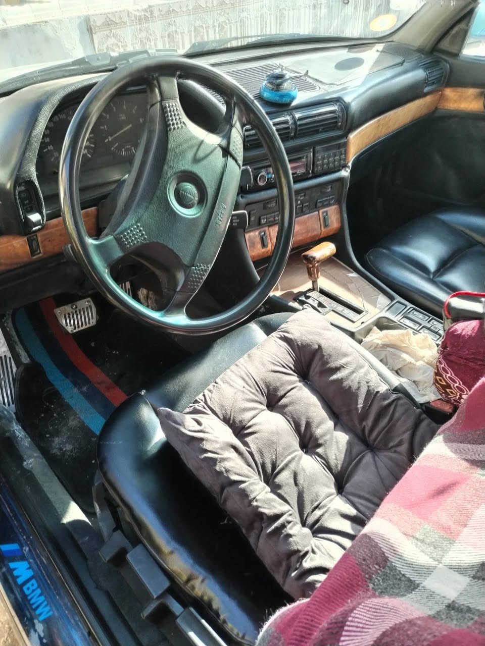 ابيم موديل 91رقم شمالي تبريد تدفئه شغاله بدون صبغ سياره كله جديد شراي يتصل وا يجي واتساب حياكم ***********
