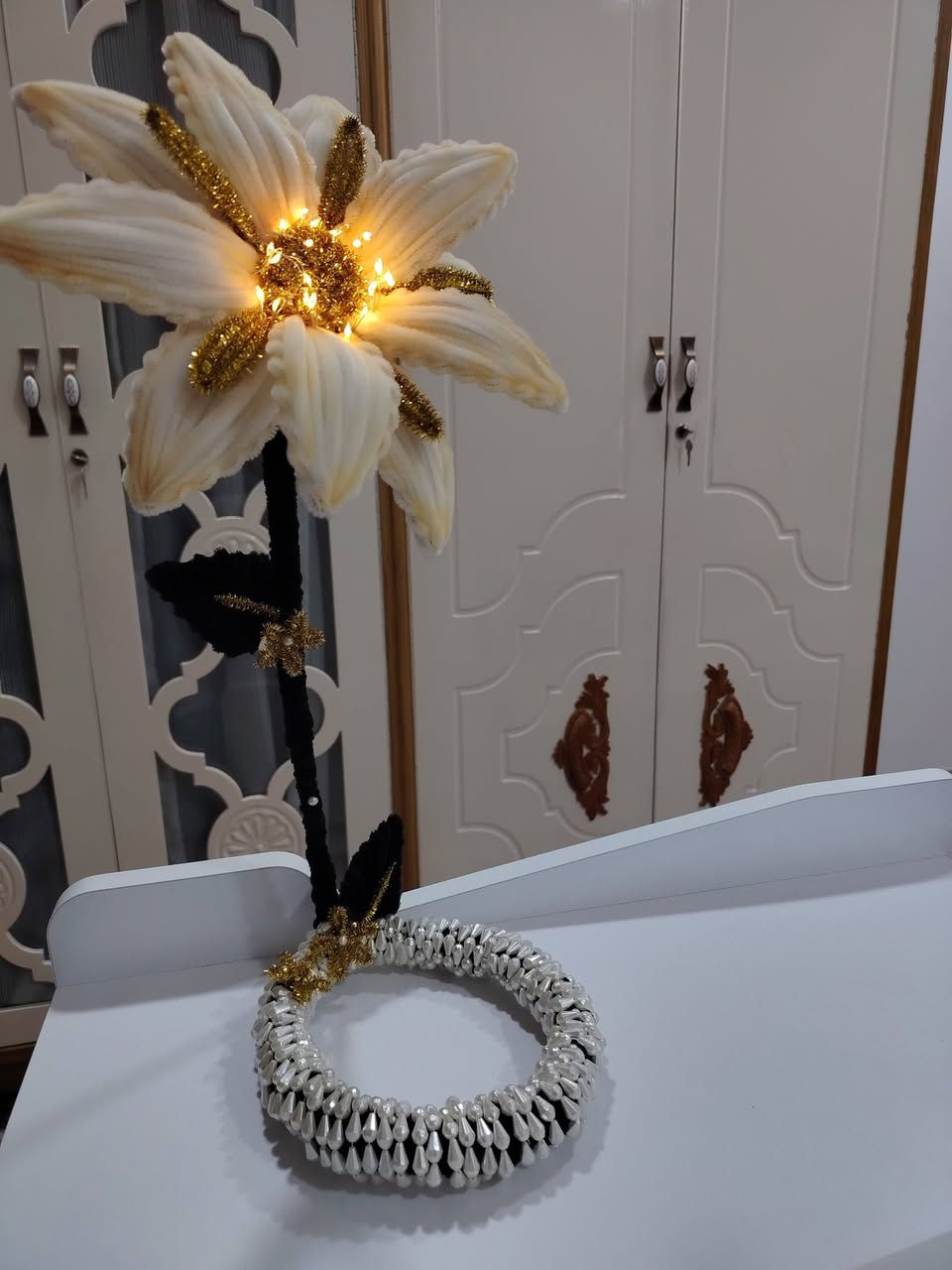 ​🎨 لمسات إيد عراقية.. لمّا السلك البسيط يصير تحفة فنية تدوم للأبد ✨
كل قطعة تشوفوها بالمنشور مو مجرد شغل يدوي، هي ساعات من التعب والحب والدقة بكل تفصيلة. من "سلك الشنيل" المرن، كدرت أسوي قطع ديكور وورود تنبض بالحياة وتضيف لمسة فخامة وأناقة لأي ركن ببيتكم. 🌸🧶
​ليش تختارون ورد الشنيل من عدنا؟
​جمال ما يذبل: الورد الطبيعي عمره قصير، بس وردنا يبقى ذكرى حلوة وقطعة ديكور ثابتة ما تتغير بمرور الوقت.
​شغل "هاند ميد" بالملّي: من أصغر وردة بلوحة القهوة ☕️، للوردة المضيئة اللي تنطي جو سحري بالليل 💡، كل قطعة نشتغلها بتركيز عالي.
​هدايا غير مكررة: إذا تريدين تهدين شي مميز ومختلف، شغلنا هو أنسب اختيار لأن كل قطعة تطلع بلمسة خاصة.
​اللي استعرضناه بهذا المنشور:
1️⃣ فازة الورد البرتقالي: وياها ربطة الساتان، قطعة تجنن للمكتب أو طاولات الاستقبال.
2️⃣ الوردة المضيئة العملاقة: اللي تجمع بين الفن والإضاءة الدافئة، قطعة خيالية بالليل.
3️⃣ لوحة القهوة (Barbie World): خصيصاً للي يحبون ركن القهوة مالتهم يكون نازك ومختلف.
​إحنا بـ monyy._store نهتم بأدق التفاصيل، من اختيار الألوان لحد ما توصلكم القطعة بتغليفها النهائي، لأن هدفنا القطعة تكون لوحة فنية تعبر عن ذوقكم.
​📍 للحجز والاستفسار:
نستقبل طلباتكم بكل حب عن طريق رسائل الصفحة (الدايركت).
مستعدين ننفذلكم أي شكل أو لون يجي ببالكم 🎨📦.https://www.instagram.com/monyy._store?igsh=MWxiN2o1d2Njc2t4dA==


**إذا كنت صاحب هذا الإعلان وتريد حذفه لأي سبب، رجاءا أرسل رسالة إلى الدعم الفني**