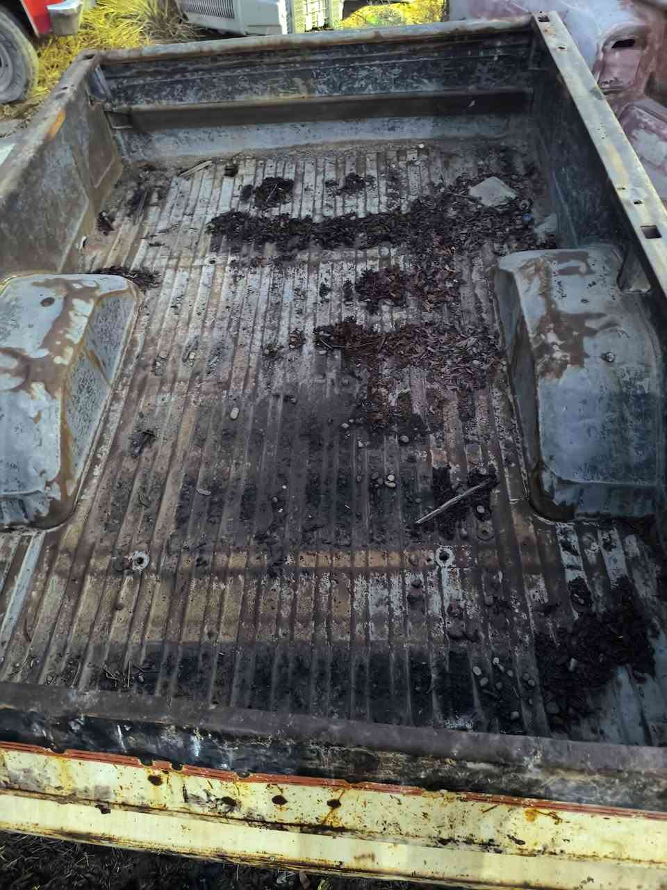 السلام عليكم للبيع بديات عدل (مصفح) شفر ثمانيني مكاني بغداد 
***********
