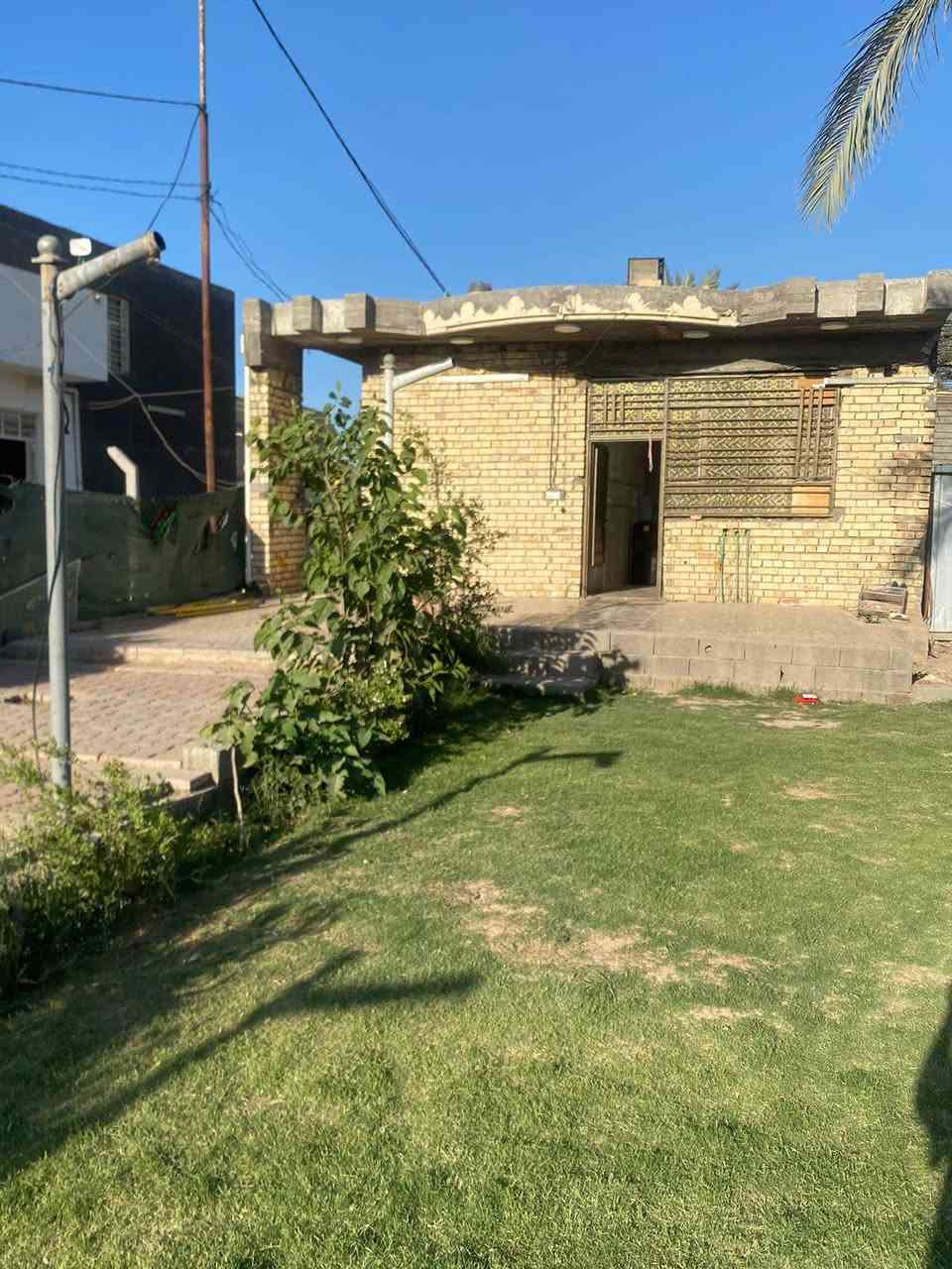 بيت مساحه 1000متر سند 35منطقه السياحي خلف مدرسه مسقط قرب السده يتكون البيت من غرف عدد2 غرفه 5/50في4
والثانيه 7/50في4/50 داخل الغرفه حمام +منزع. يعني سويت صاله 8في4 مطبخ عدد2حار وبارد حمام 2/50في2/50 نقص البيت استقبال ودرج وبضهر البيت مسبح 6في3 قيد الانشاء
السعر100قابل للتفاوض 
هاتف ***********
