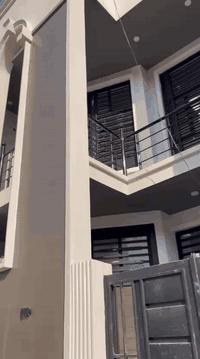 عقار للبيع في الغزاليه زراعي 100م. تصميم راقي مودرن تركي مرمر سيراميك 
3طوابق 5غرف نوم للاستفسار ***********
***********
