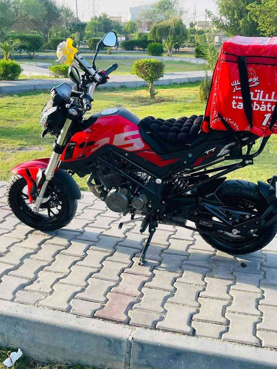 السلام عليكم
حبايب الدراجة للبيع بنلي 135cc موديل 2025 رقم اربيل مميز التحويل شوكت ميريد المشتري اني جاهز امانه الله الدراجه ع ايدي نضيفة ميه بالميه مابيها اي نقص وتزويدات فول وكل قطعها بلادي مابيها اي تغير الدراجة وماشيه قليل جدا والسوبايه اصليه مالتها من عجلة الخليج وهدية وياها خوذه اصليه بلون الدراجه وسماعة خوذه والدراجه بيها تزويد لايت عالي ناصي ورماش ومقعد طبي وكفوف ستيرن الدراجه وصندوق دلفري كبير  امانه الله مابيها اي نقص وارجع اكرر الرقم مالتها اربيل مميز جدا السعر 3500 ثلاث ملاين ونص وبيها مجال شراي هلا بيك مو شراي كمل كبل
 مكاني بغداد  ***********
