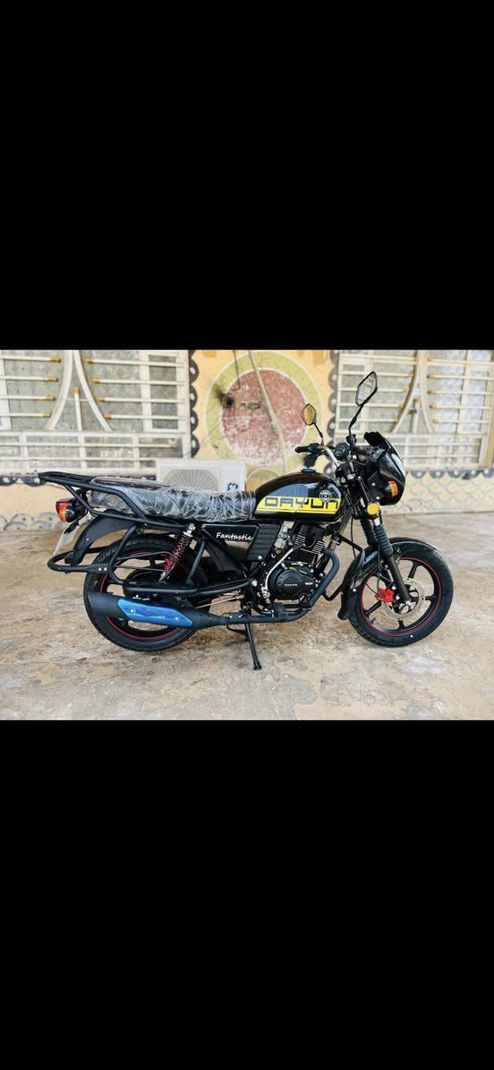 السلام عليكم 
دايون نفخ 2026 صفر كيلو متر وقابله لزياده 
بصمه تشغيل عن بعد 2
سويج سجينه 2
دراجه اول تبديله دهن بعدها ع السحك 
اوراق سكنر 
يعني ابيعك دراجه بعتبار وكيل 
السعر مليون و 650 وبيها مجال بسيط كلش 
عنوان ناصريه مركز سومر 
*********** 📞+ واتساب
