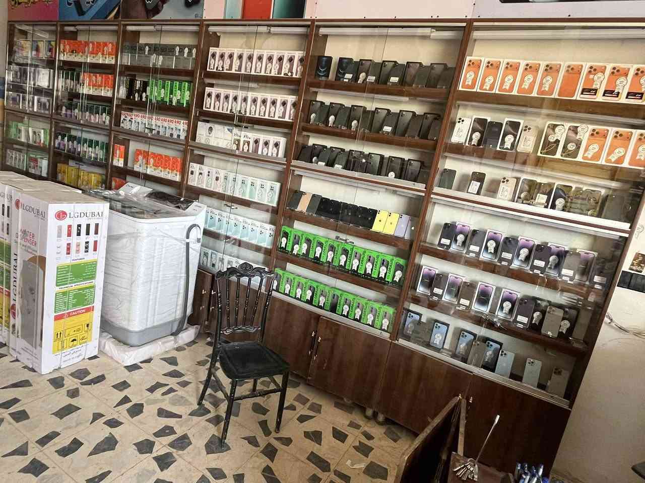 رفوف اجتي أف تركي ملمس ناعم خارج داخل شغل درجه أولى جام سلايت ابو 6 زجه جام درجه أولى ع طول حام
6 رفوف رتفاع 270 سم عرض 100 سم سعر خياااال 
القطعه 150 الف ابيع 6 قطع فقط فقط 
***********
***********
