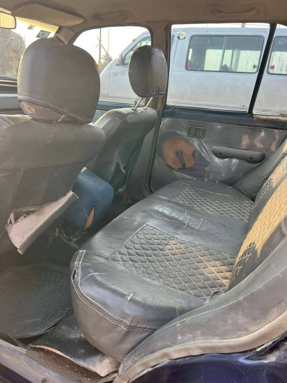 سلام عليكم كيه برايد مديل 2000رقم بغداد بسمي سنويه ال 30مكينه كير جدد مكان سياره كربلاء طوريج رقم صاحب سياره ***********مكلف بل نشر
