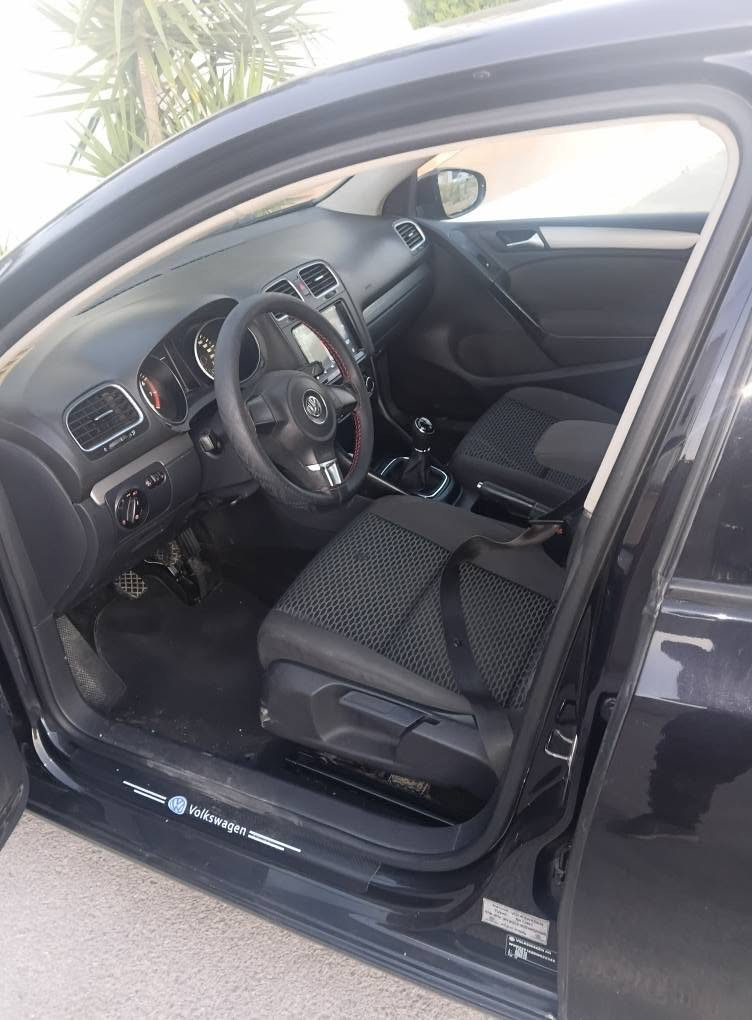 🧿🪬بسم الله مشاء الله 🧿 🪬 
Wolsvagen golf 6
Année 2012/9
5cv
Essence ⛽️ 
1.4
Km 203000 real
Tout les par brise d’origine 
4 vitres électriques 
Climatiseur en marche glace 🥶 
Fermeture centrale 
Jent allu 
Rétroviseur électrique 
Double clé 🔑 🔑 disponible 
Caméra arrière 
Écran tactile 
4 route neuf 
كرهبة باكو كل شيء على الدوريجين موجودة في قصرهلال 24444695 قصر هلال, المنستير


**إذا كنت صاحب هذا الإعلان وتريد حذفه لأي سبب، رجاءا أرسل رسالة إلى الدعم الفني**