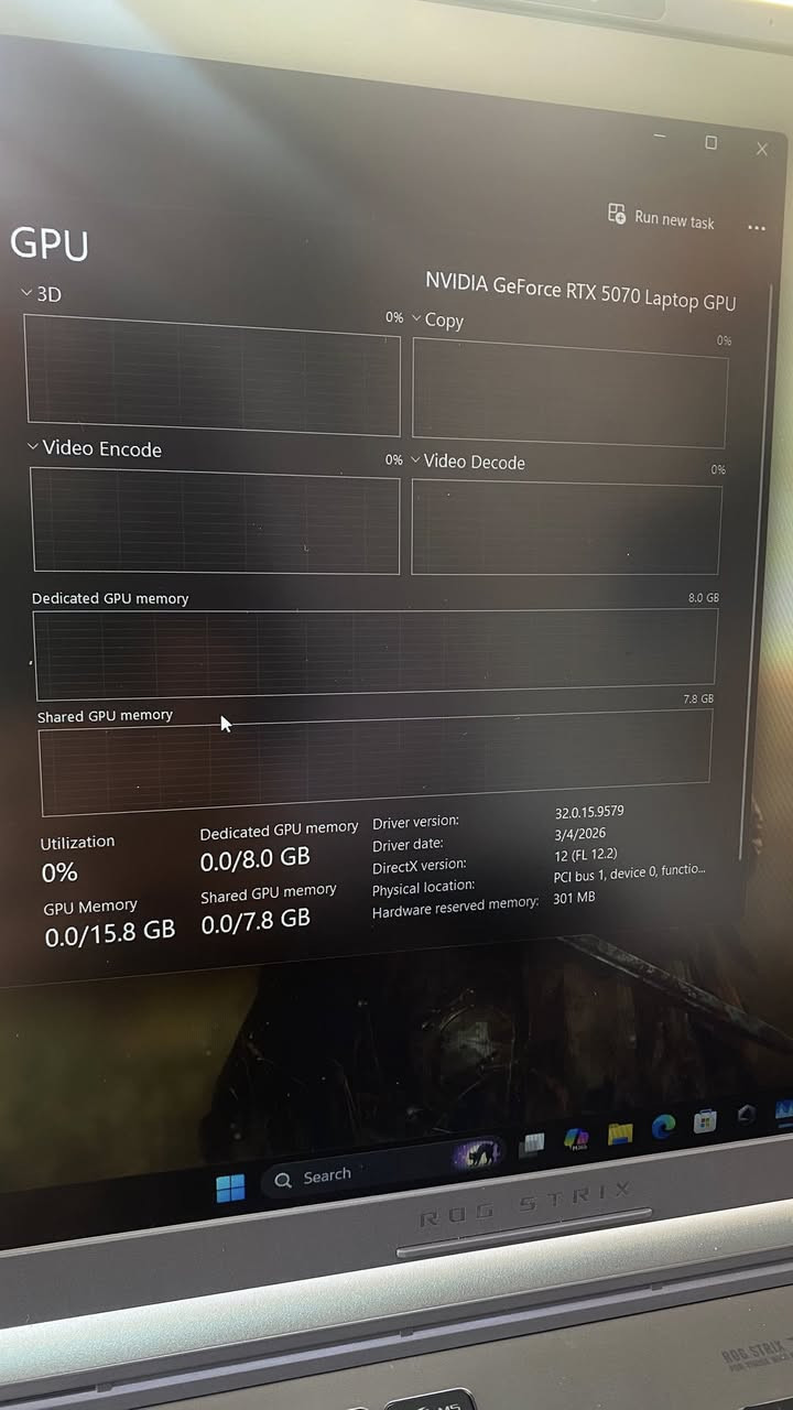 لابتوب ASUS ROG STRIX 16 لبيع
CPU CI 7 GN 14HX 
RAM 16 DDR 5 
SSD 5121 
GPU RTX 5070 G 8 
الجهاز مستخدم شهر واحد فقط وموجوده كامل الملحقات


**إذا كنت صاحب هذا الإعلان وتريد حذفه لأي سبب، رجاءا أرسل رسالة إلى الدعم الفني**