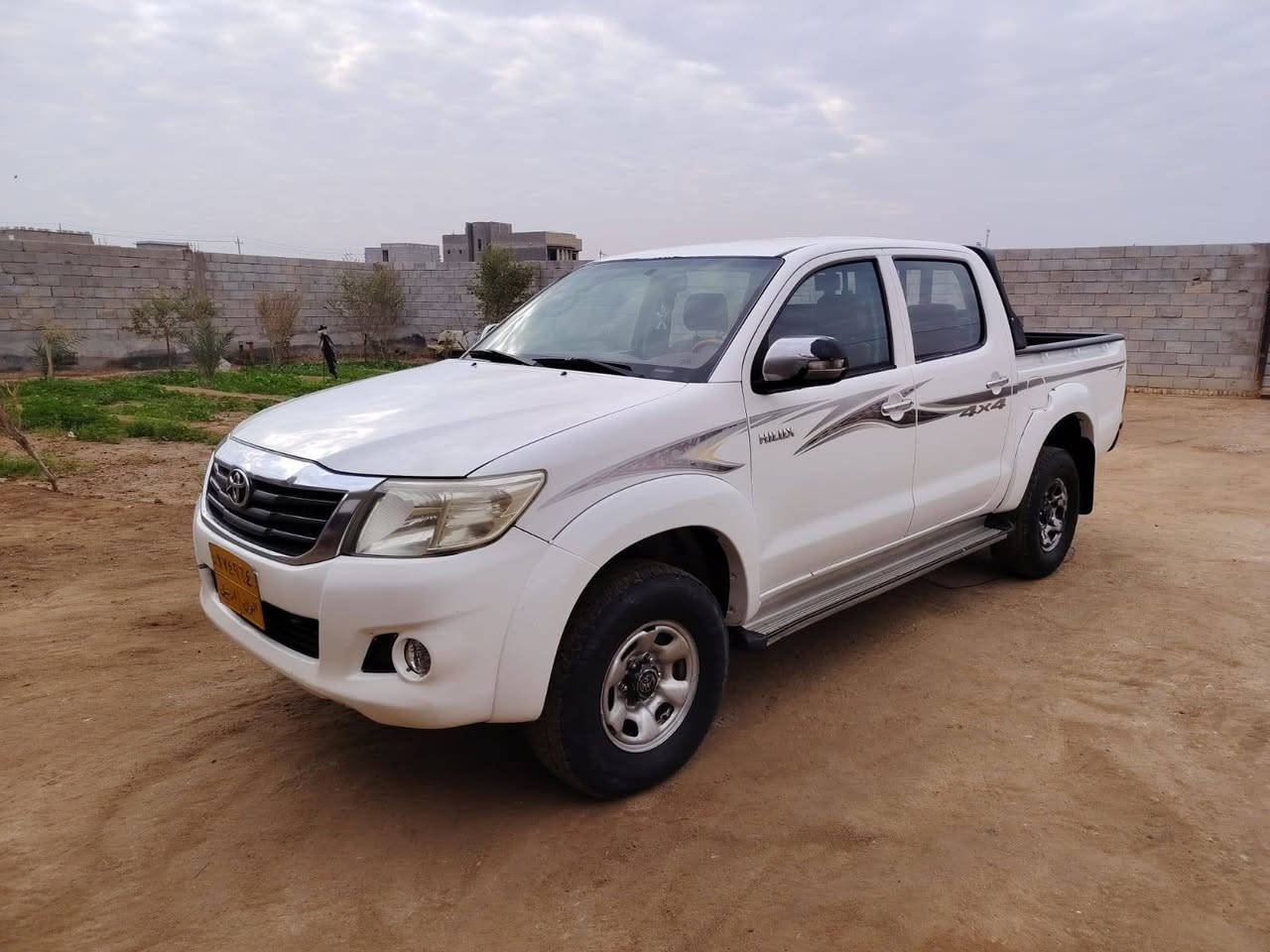 بسم الله الرحمن الرحيم 
فور ويل كاز مكفوله من الضربه والصبغ تختم تاير تبريد تدفئه مكينه وكير خير من الله ومكينه توني مجفتها السياره حلوه وجاهزه بس سنويه منتهيه 
للتواصل *********** البصرة, العراق
