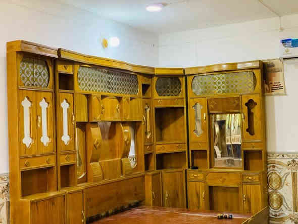 سلام عليكم قرفه نوم هودج استخدم قليل خشب صاج حطاطه ثقيل عنوان الرمانه البعبيد سعرها 850 وبي مجال ***********
