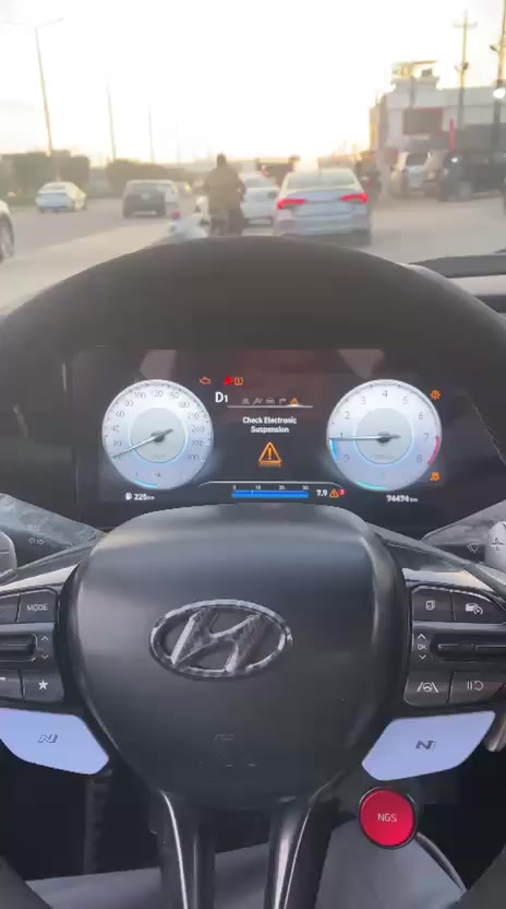 النتره موديل ٢٢ N فول مواصفات عدا الفتحه المواصفات
١-ثلث انضمه قياده 
٢-رادار + تحديد مسار +قفل سرعه 
٣-شحن لاسلكي 
٤-اكزوز رياضي +ويل رياضي+مكينه الفين تيربو 
٥-تشغيل عن بعد 
٦-الضرر سياره بيه جاملق وبنيد 
سياره باسمي تحويل ثاني يوم سعر سياره ١٤٠ وبيه مجال مكان سياره بغداد دوره رقم تليفون ***********
اذا اكو كاع بل فلوجه اراوس بس كون اب جبيل يم جسر ٣ هم يرهم
