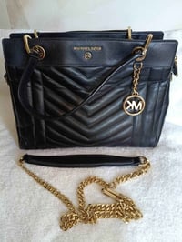 مايكل كورس • ميو • شيرتات