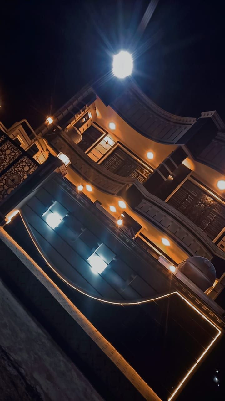 سلام عليكم ..
بيت طابو صرف للبيع..
مساحه ٢٠٠ متر..
بناء حديث طابقين او درجه اولى ..
الموقع بعقوبه على طريق برغه قريب كلش على شارع العام مقابل المدرسه الصينيه ..
ملاحظه لبيع مع اثاث  البيت او بدون لاثاث حسب الاتفاق ..
تفاصيل اكثر و معرفه السعر مراسله الصفحه او لاتصال ع رقم***********
