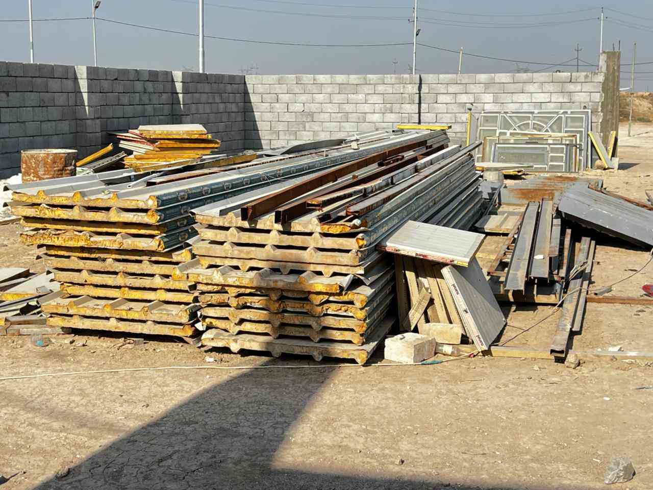 السلام عليكم من رخصة مدير الكروب ارجو موافقه على المنشور سندويج ثقيل حراري العدد 10طول 12متر  عندي 7متر العدد 8 سعر المتر ب12الف وعندي شبابيك ثقيل الدرجه الاولى العنوان القرنه مزيرعه ناحيه السويب مكلف بنشر ‏‪***********‬‏
