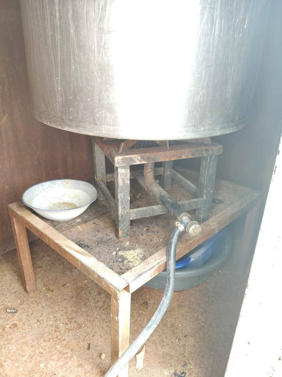 ميز حمص فصال مرتب مع غراضو كامل بس تباشر تفتح موصل, نينوى


**إذا كنت صاحب هذا الإعلان وتريد حذفه لأي سبب، رجاءا أرسل رسالة إلى الدعم الفني**