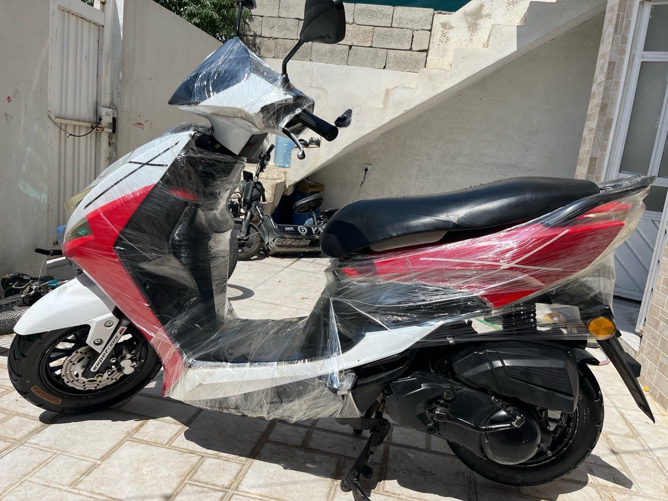 سلام عليكم دراجه ماكس للبيع كلشي يشتغل جديده -مكان سليمانيه _*********** تواصل واتس+سعر 450و بي مجال